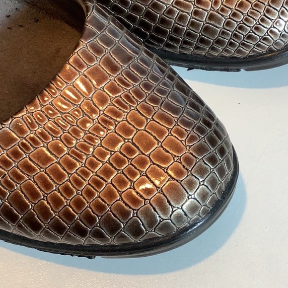 Easy Spirit Bronze Brown Reptile Print Slip On Low Heel Comfort Shoes Flats 10M - Picture 9 of 12